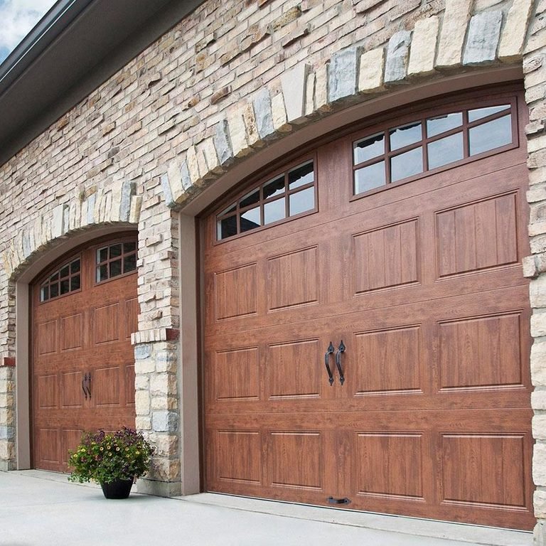 Lorsque vous achetez une nouvelle porte de garage, voici 4 points à prendre en compte